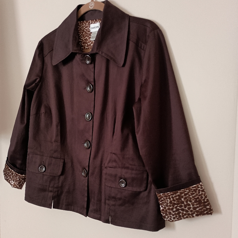Chicos Chocolate Cropped Jacket Animal Print Accent Womens Size 1 Closet Staple